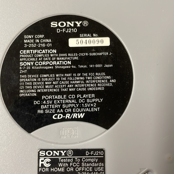 Sony CD Walkman - Portable Personal CD Player - Silver (D-FJ210/C), it works - Picture 5 of 8